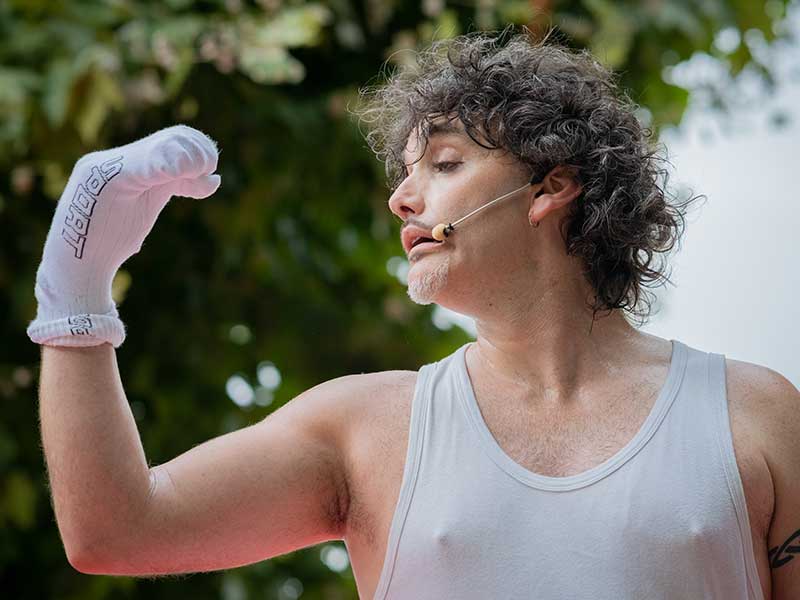 Mere Clown falando co seu calcetín