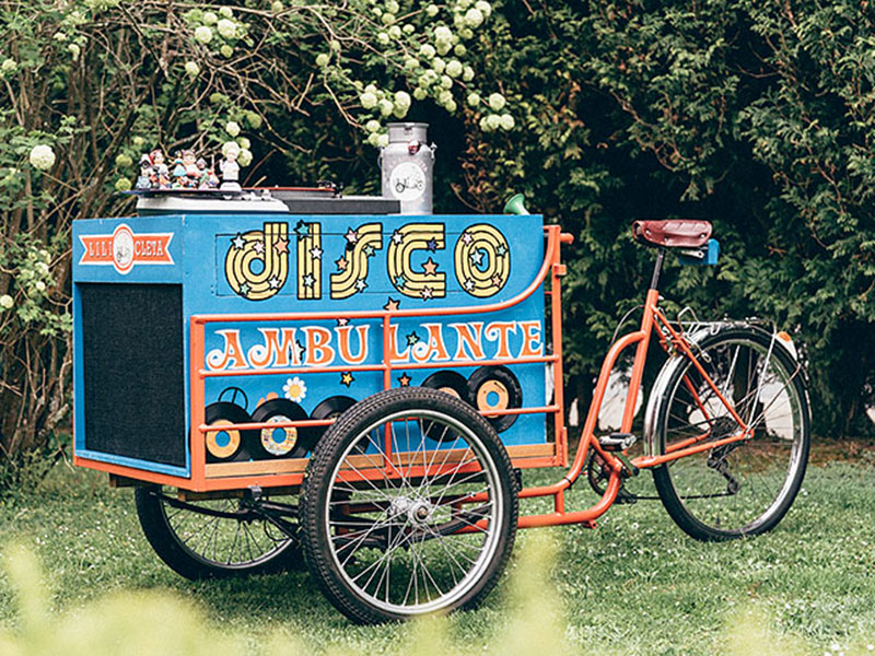 bicicleta transformada en discoteca móbil