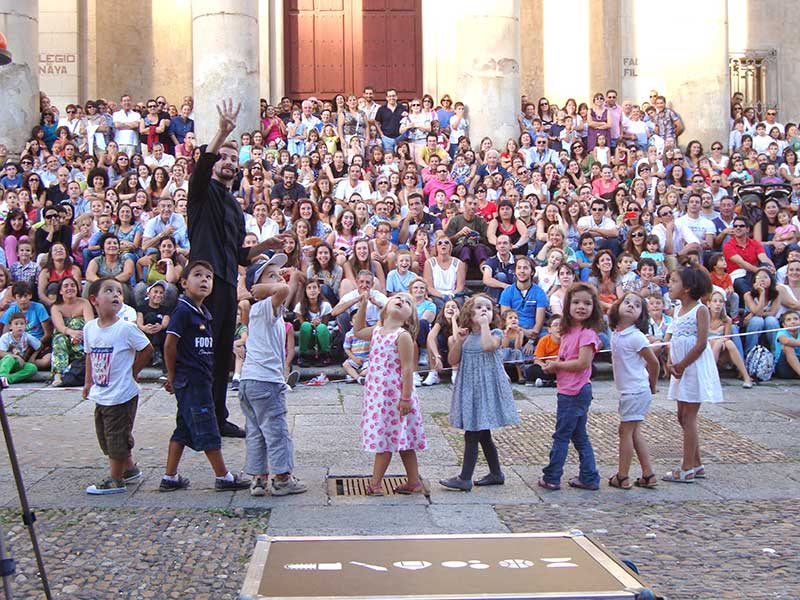 Público mirando á cámara