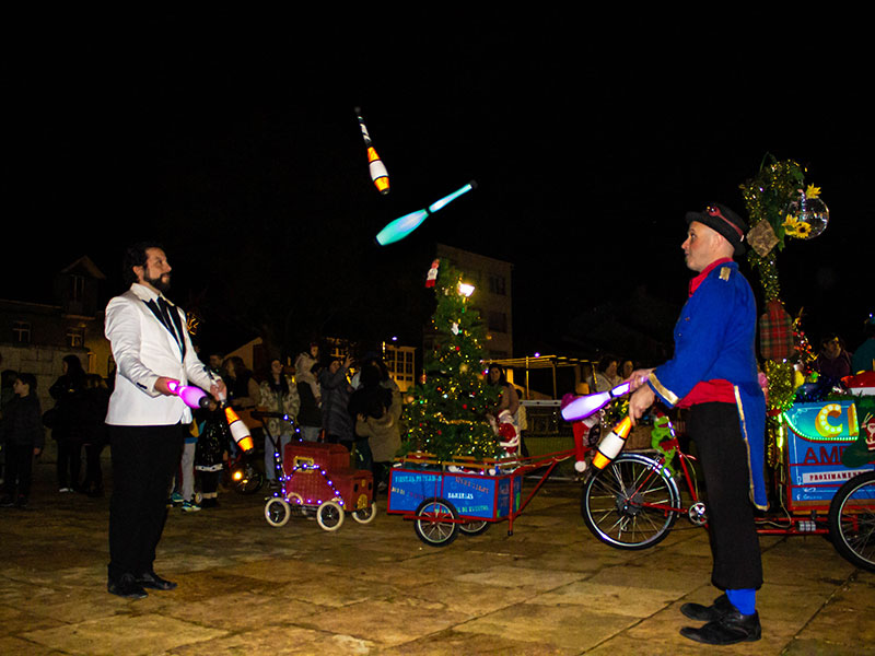 Malabares en circo de calle en Navidad