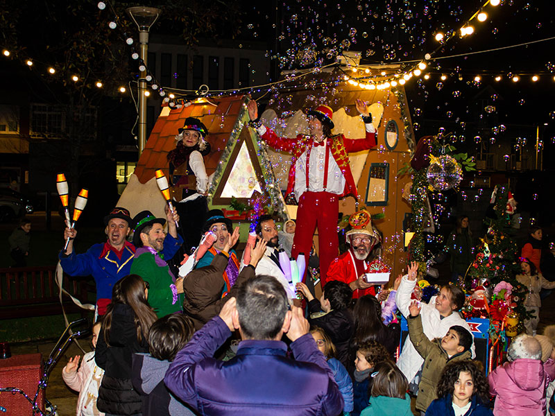 Malabares en pasarrúas en Nadal